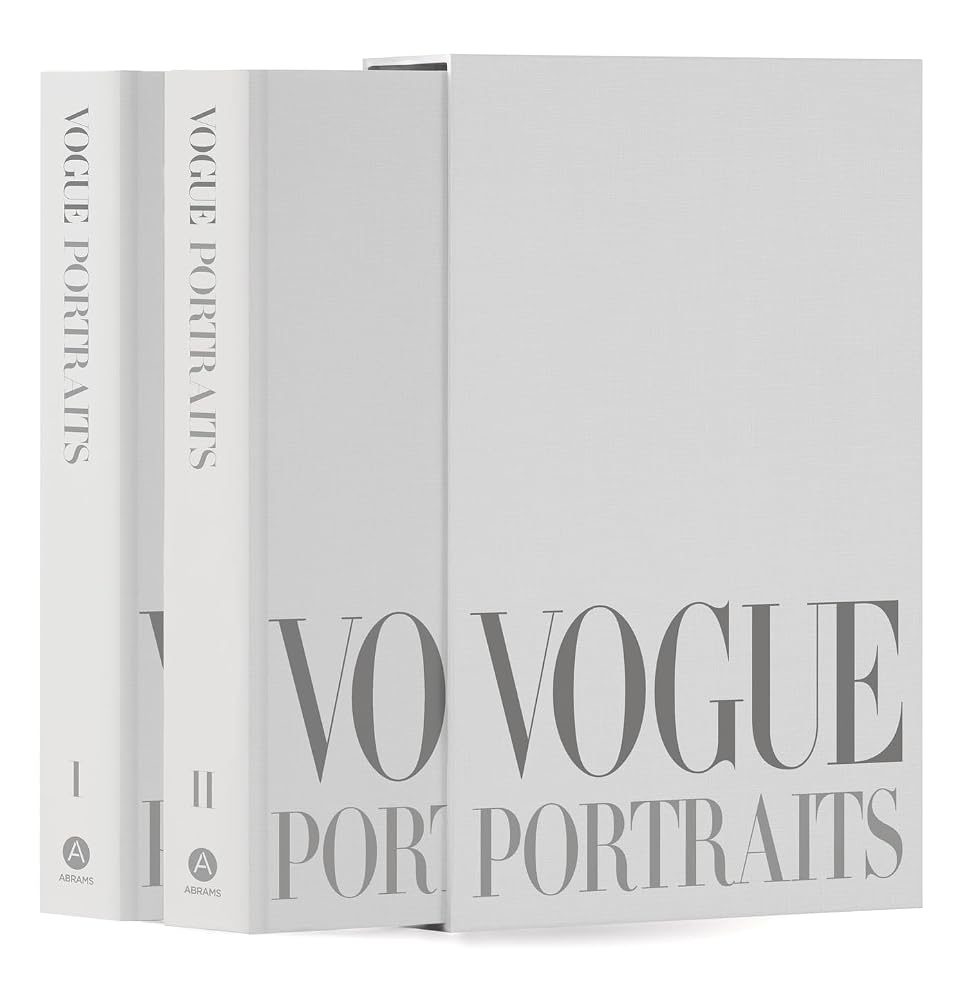 Vogue Portraits: A Century of Icons and Idols (Vogue Collection) cover image